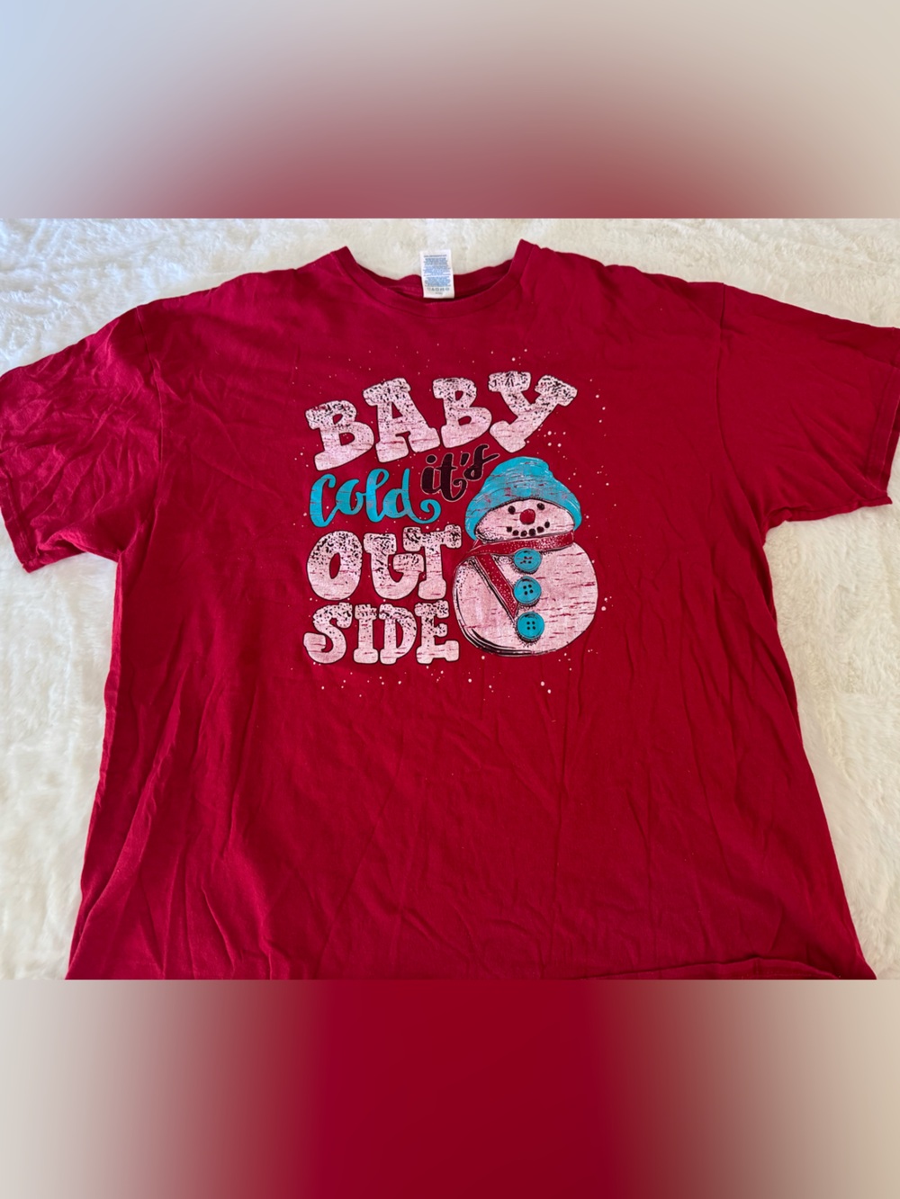 Source Unknown Red Short Sleeve Tee with Snowman Graphic